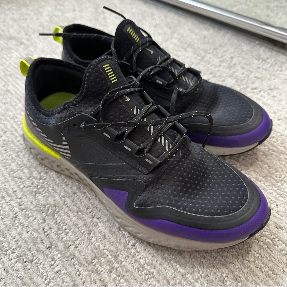 Size 10 Nike sneakers
